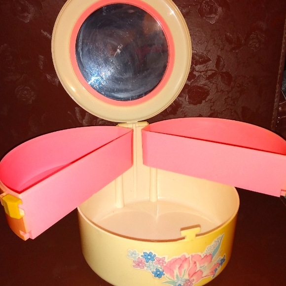 Jewelry box - Picture 1 of 4